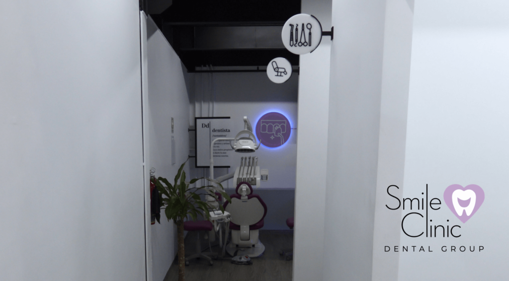 21.- PASILLO SMILE CLINIC