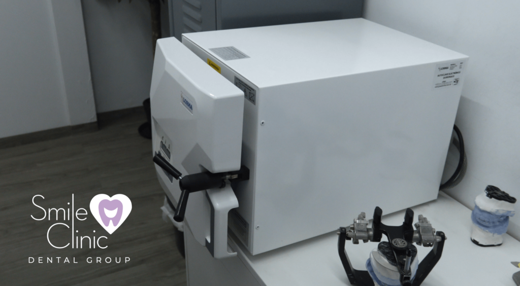 23.- LABORATORIO SMILE CLINIC